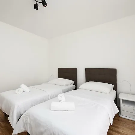 July Apartmán *
